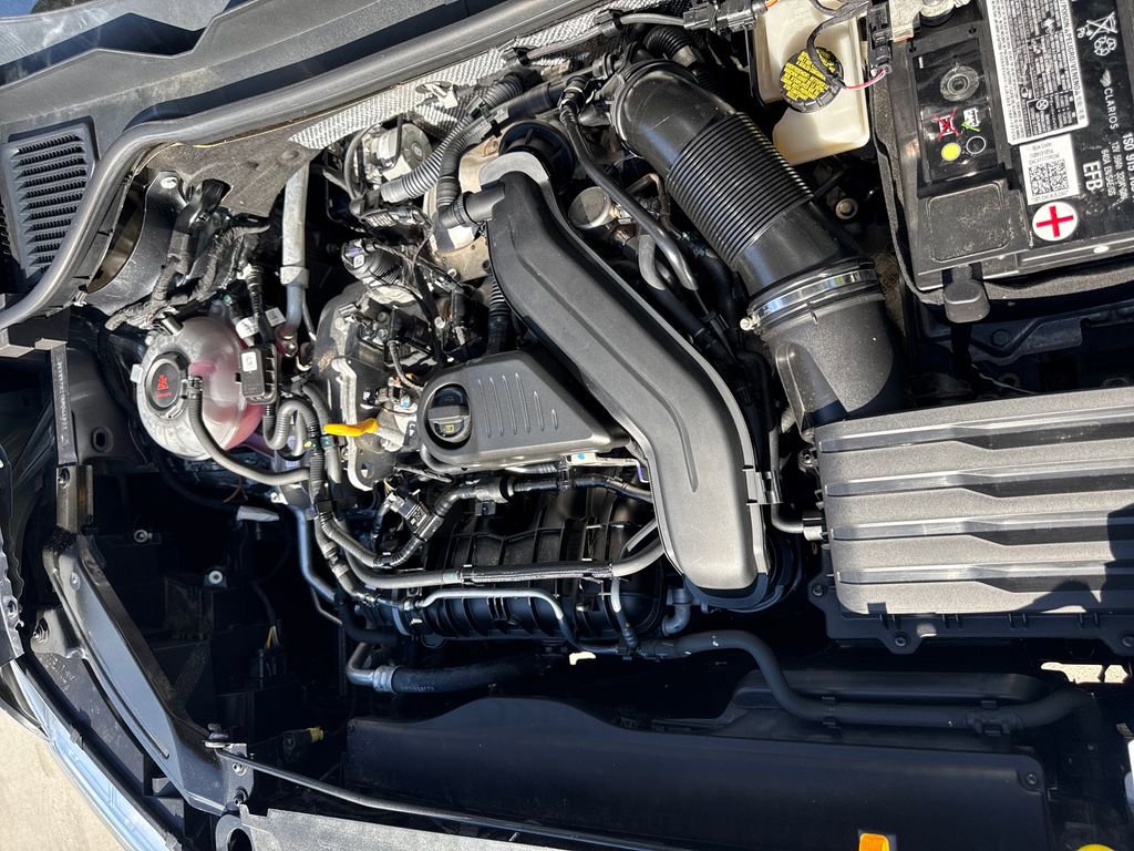 Used 2022 Volkswagen Taos SE image 34