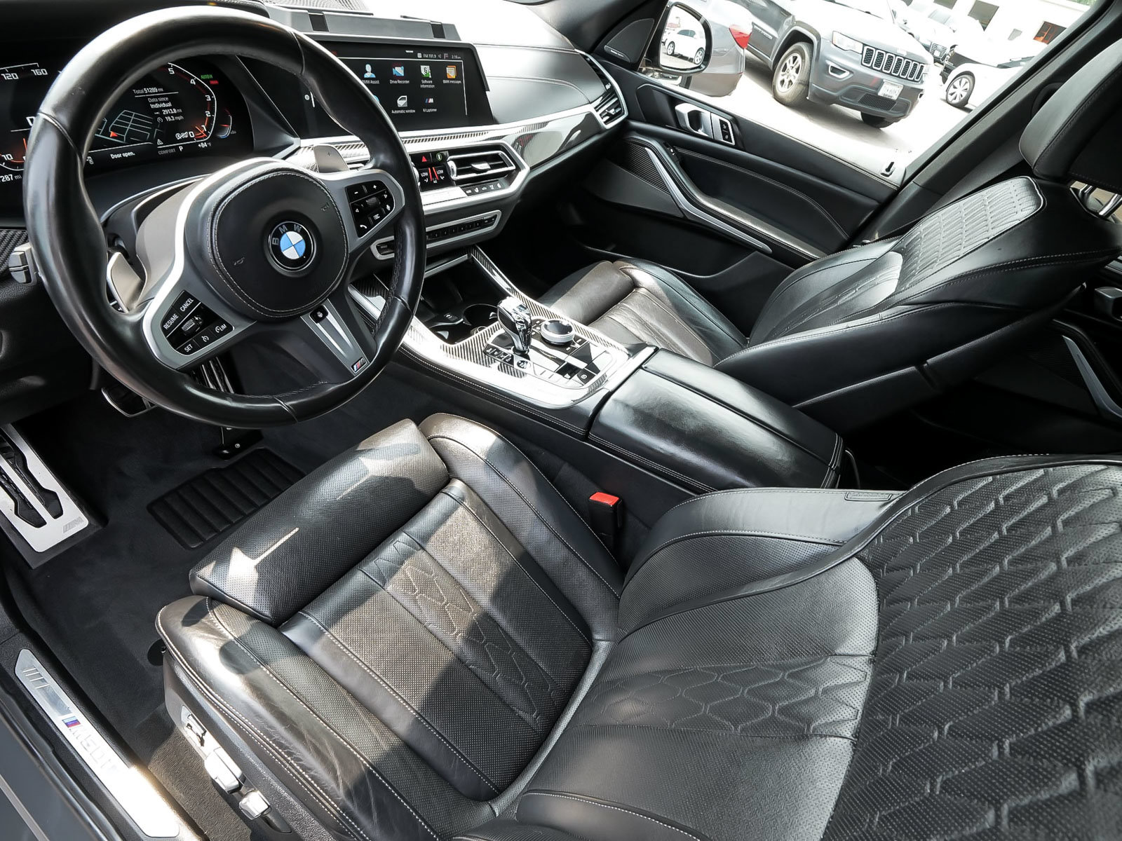 Used 2022 BMW X5 M50i w/ Executive Package AWD/4WD image 17