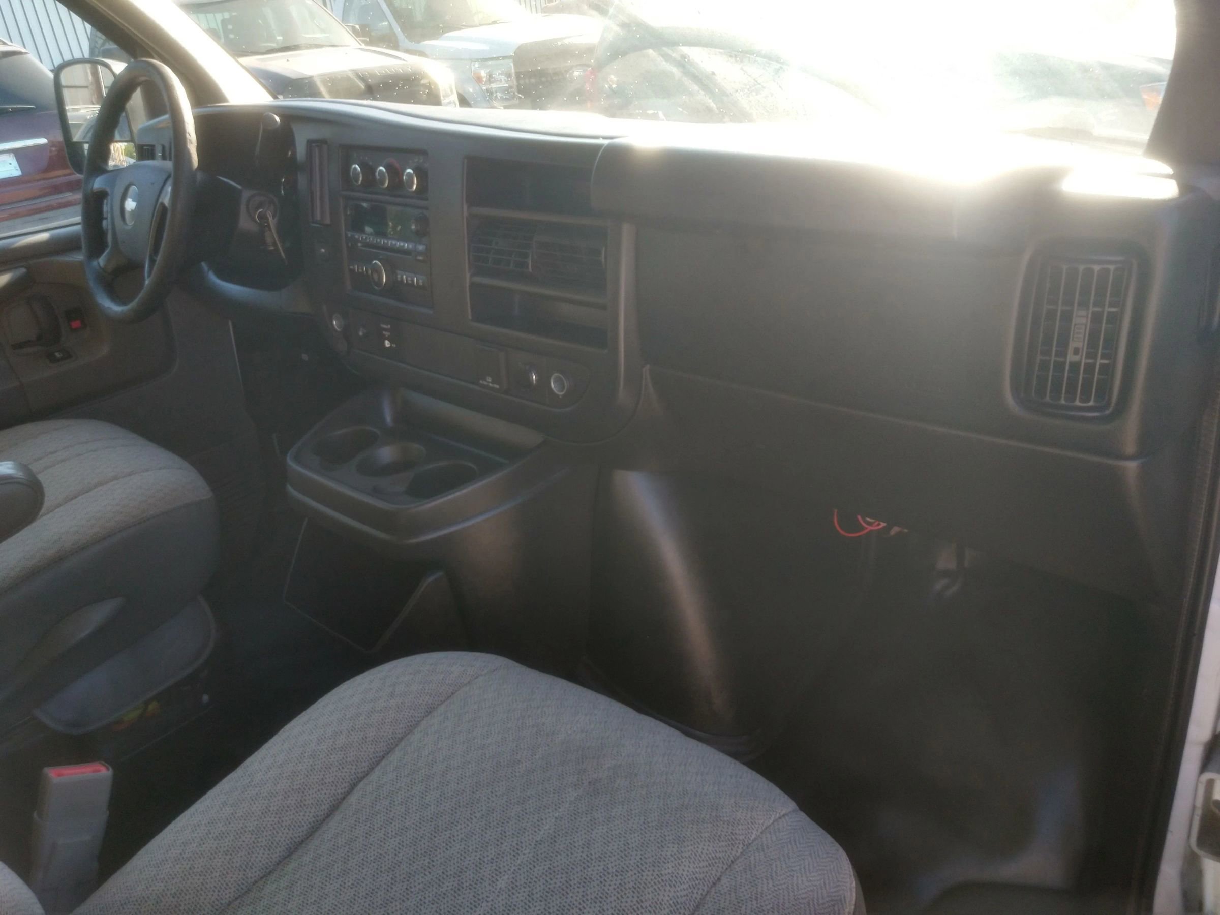 Used 2015 Chevrolet Express 2500 LS image 25