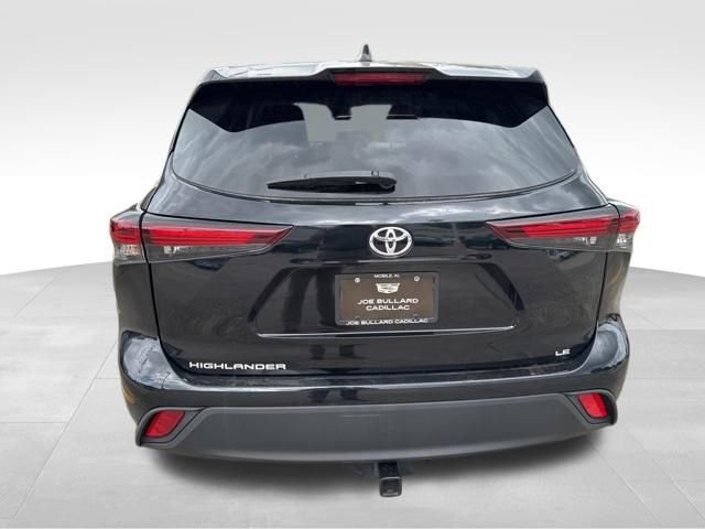 Used 2024 Toyota Highlander LE FWD image 5