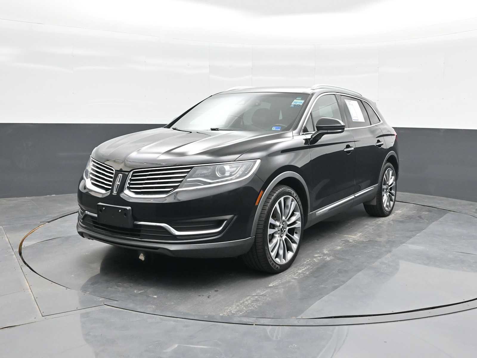 Used 2016 Lincoln MKX Reserve w/ Driver Assistance Package AWD/4WD image 4