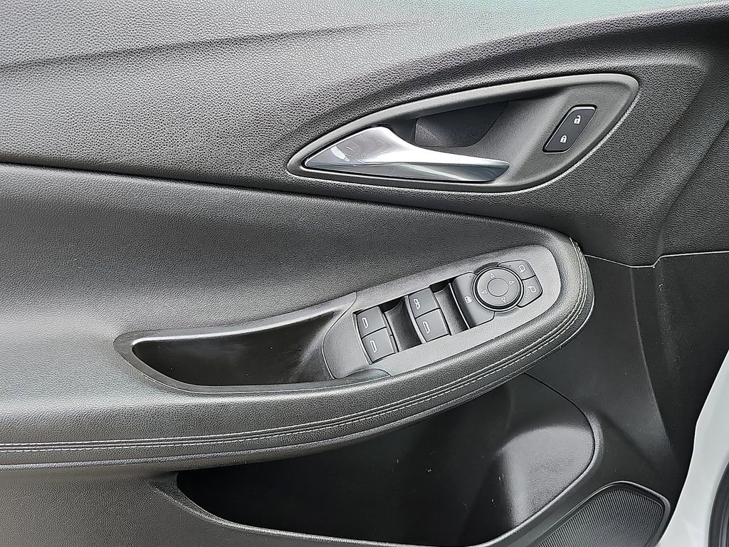 Used 2024 Buick Encore GX Sport Touring image 13