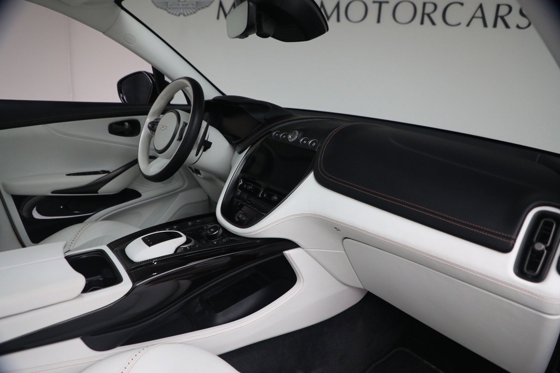 Used 2024 Aston Martin DBX 707 image 27