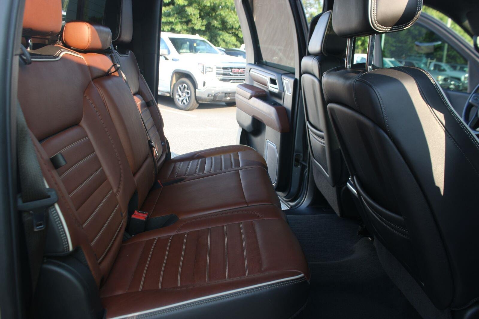 Used 2024 GMC Sierra 3500 Denali Ultimate AWD/4WD image 38