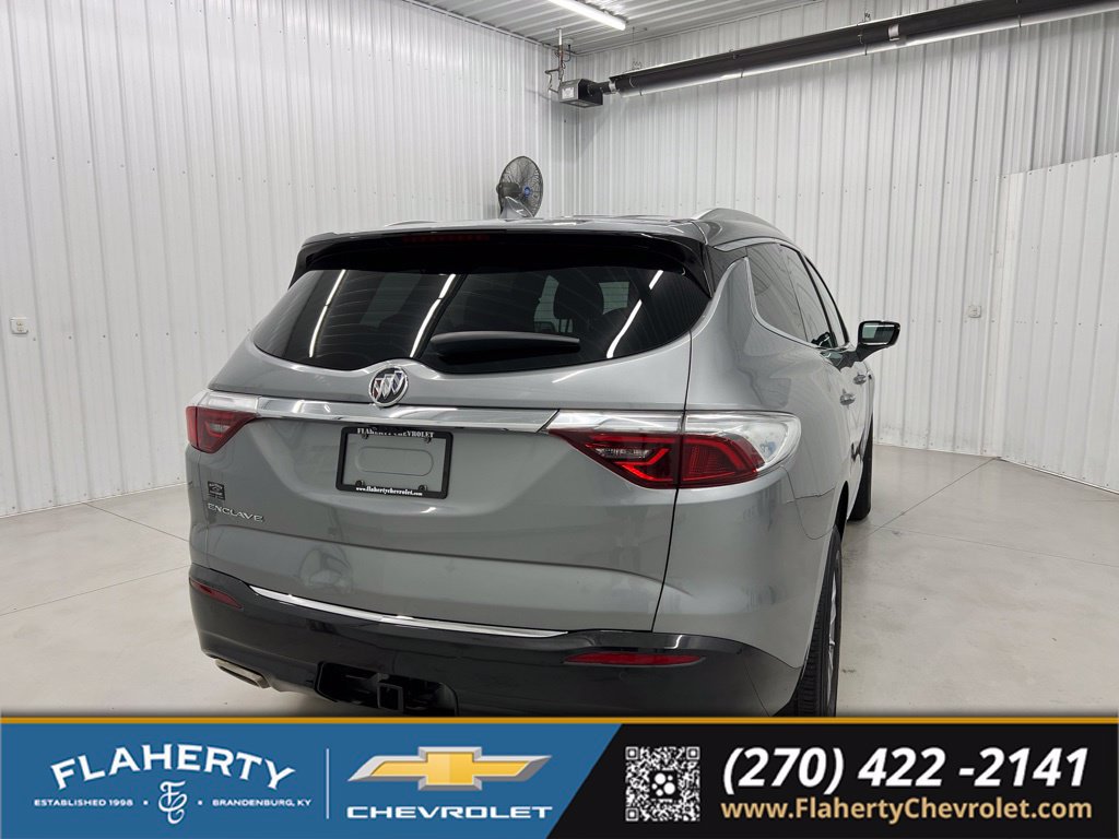 Used 2023 Buick Enclave Essence FWD image 3