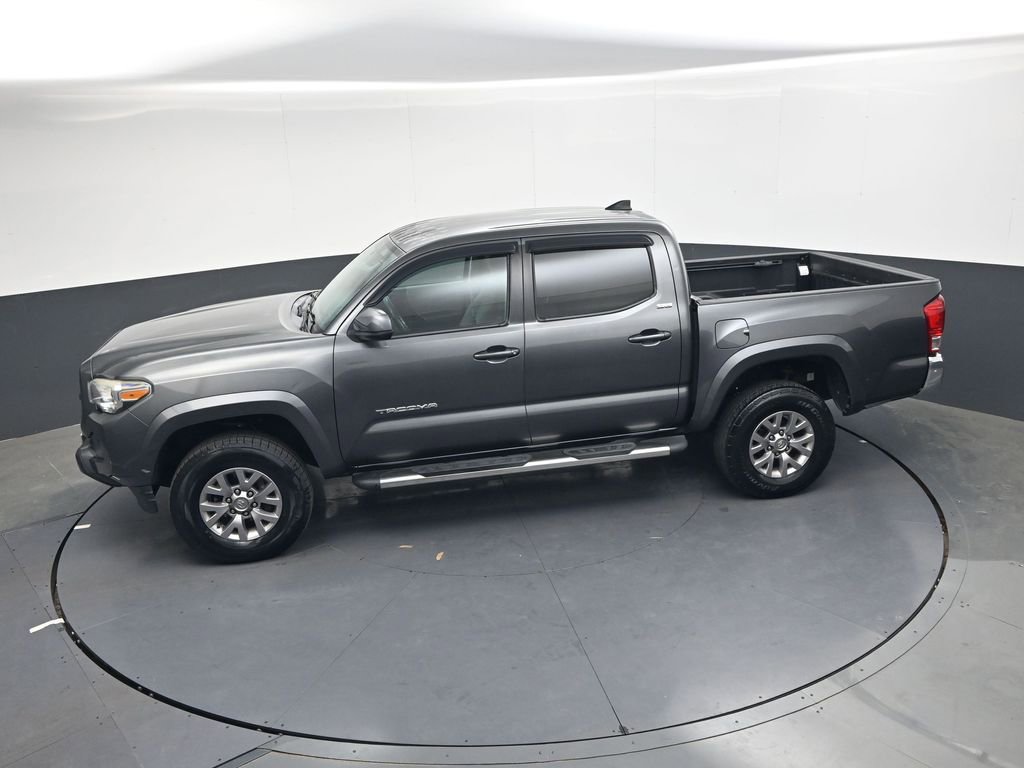 Used 2016 Toyota Tacoma SR5 w/ SR5 Appearance Package (SN) image 19