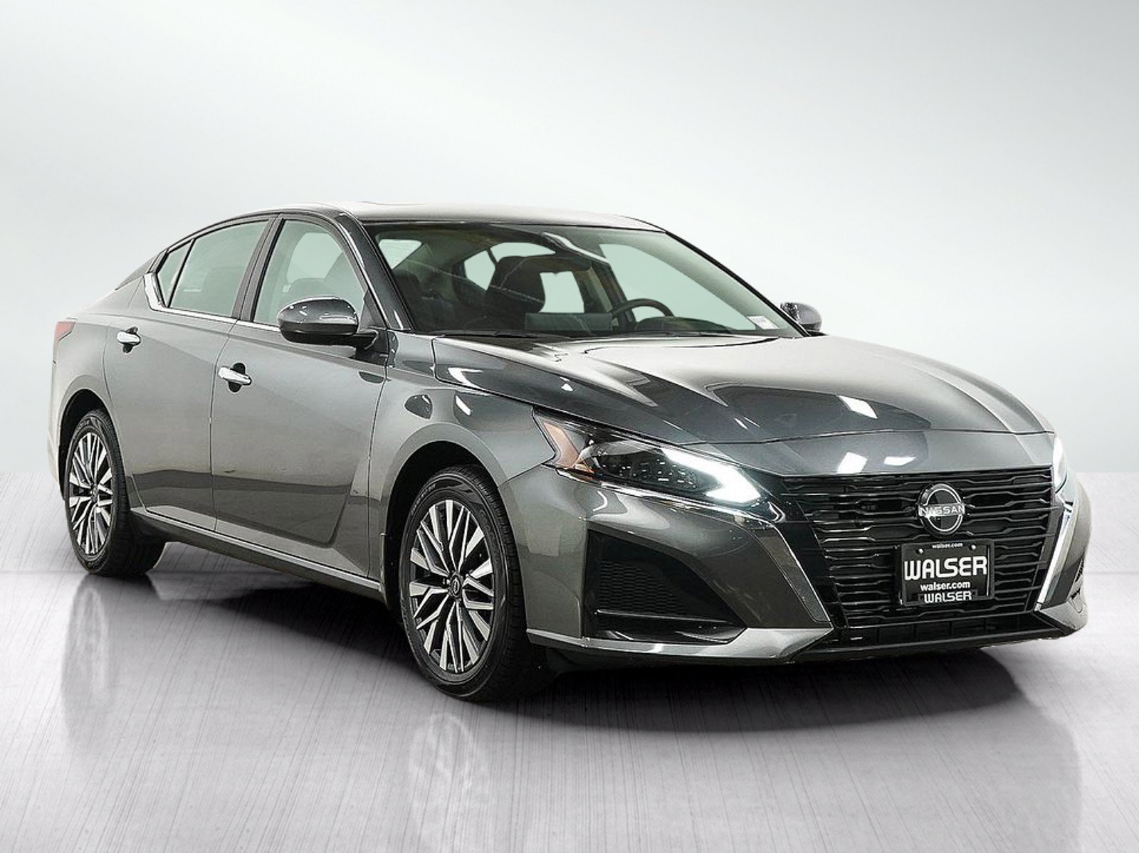 Used 2023 Nissan Altima 2.5 SV w/ SV Premium Package AWD/4WD image 7