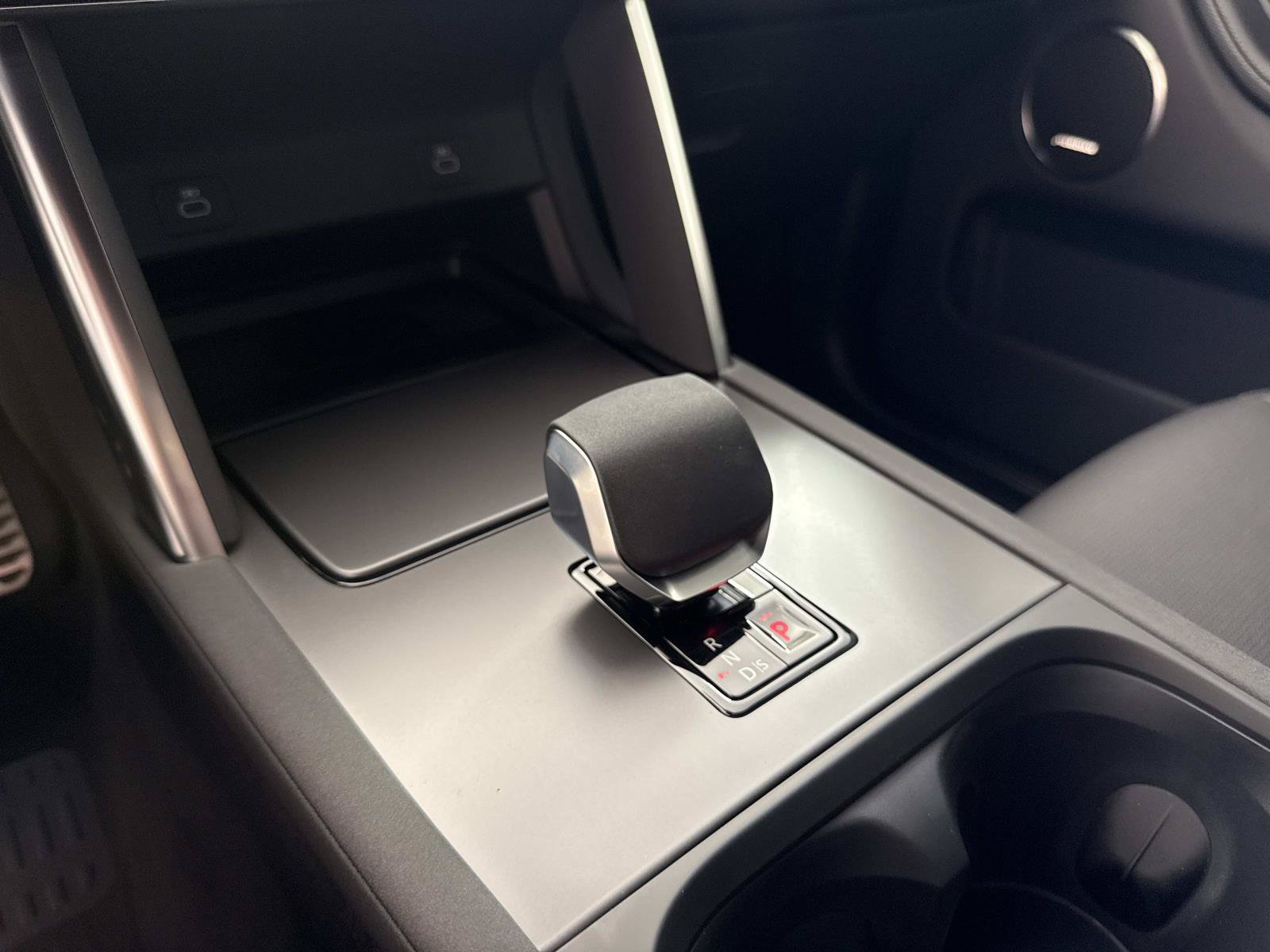 New 2026 Land Rover Discovery Sport Landmark AWD/4WD image 28