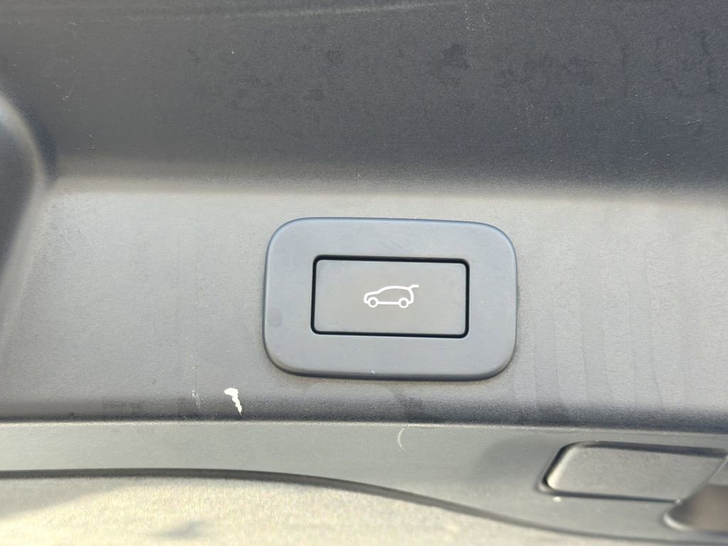 Used 2025 Jaguar F-PACE R-Dynamic S image 16