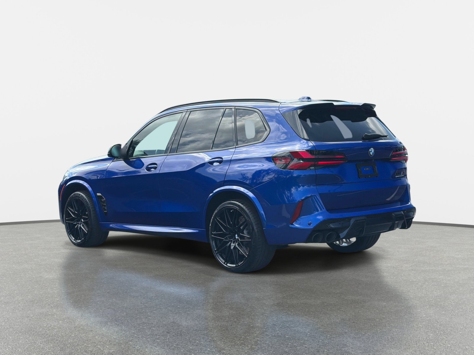 Used 2025 BMW X5 M Competition w/ Executive Package AWD/4WD image 5