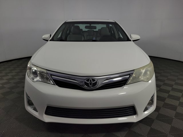 Used 2014 Toyota Camry XLE w/ Leather Package FWD image 2