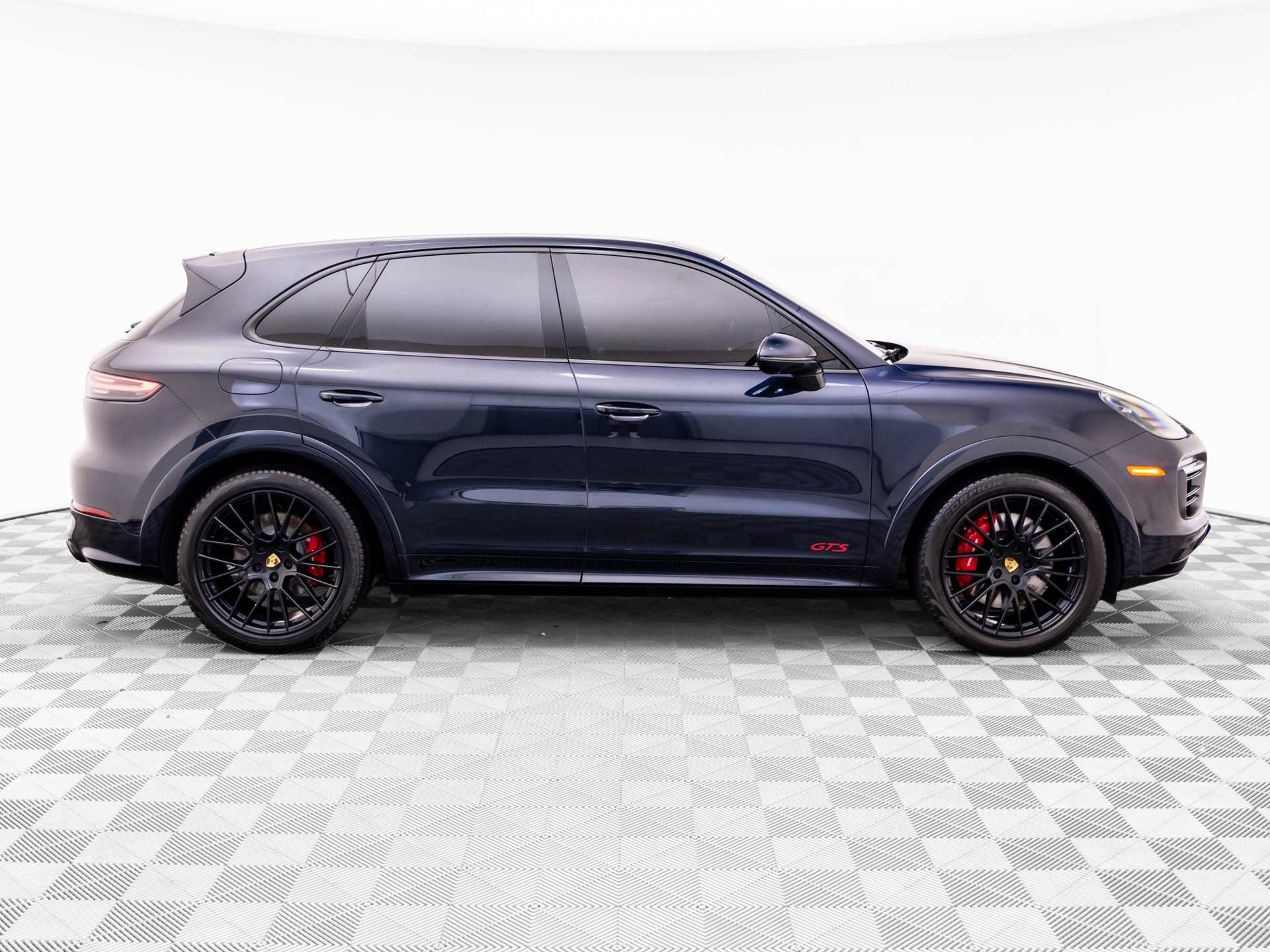 Used 2021 Porsche Cayenne GTS AWD/4WD image 7