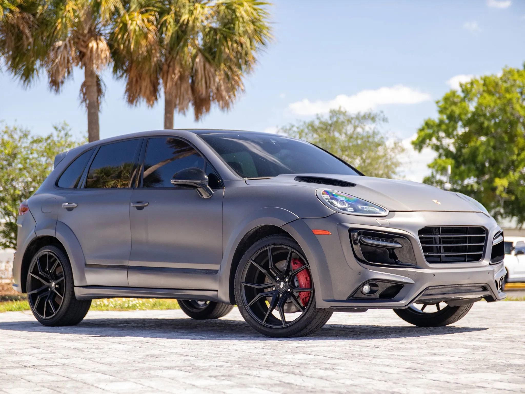 Used 2015 Porsche Cayenne Turbo AWD/4WD image 2