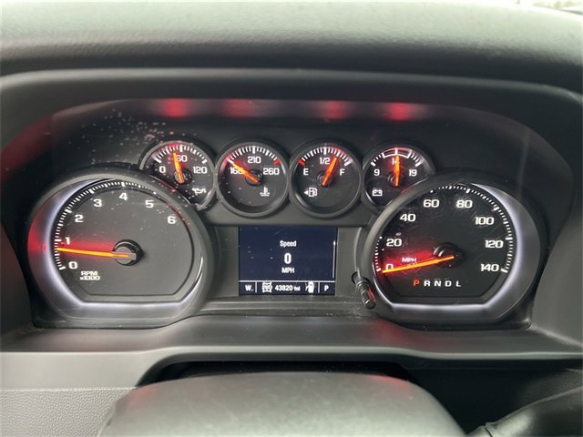 Used 2024 Chevrolet Silverado 2500 Custom w/ Custom Value Package image 10