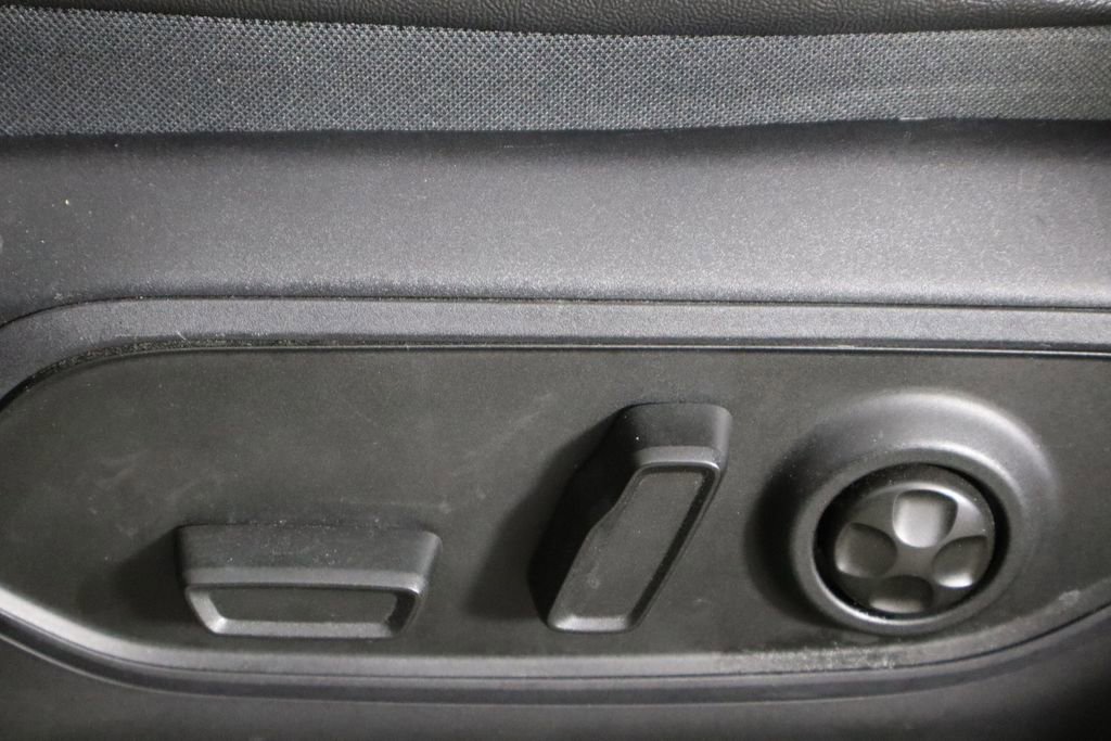 Used 2023 Jeep Grand Cherokee Altitude AWD/4WD image 23