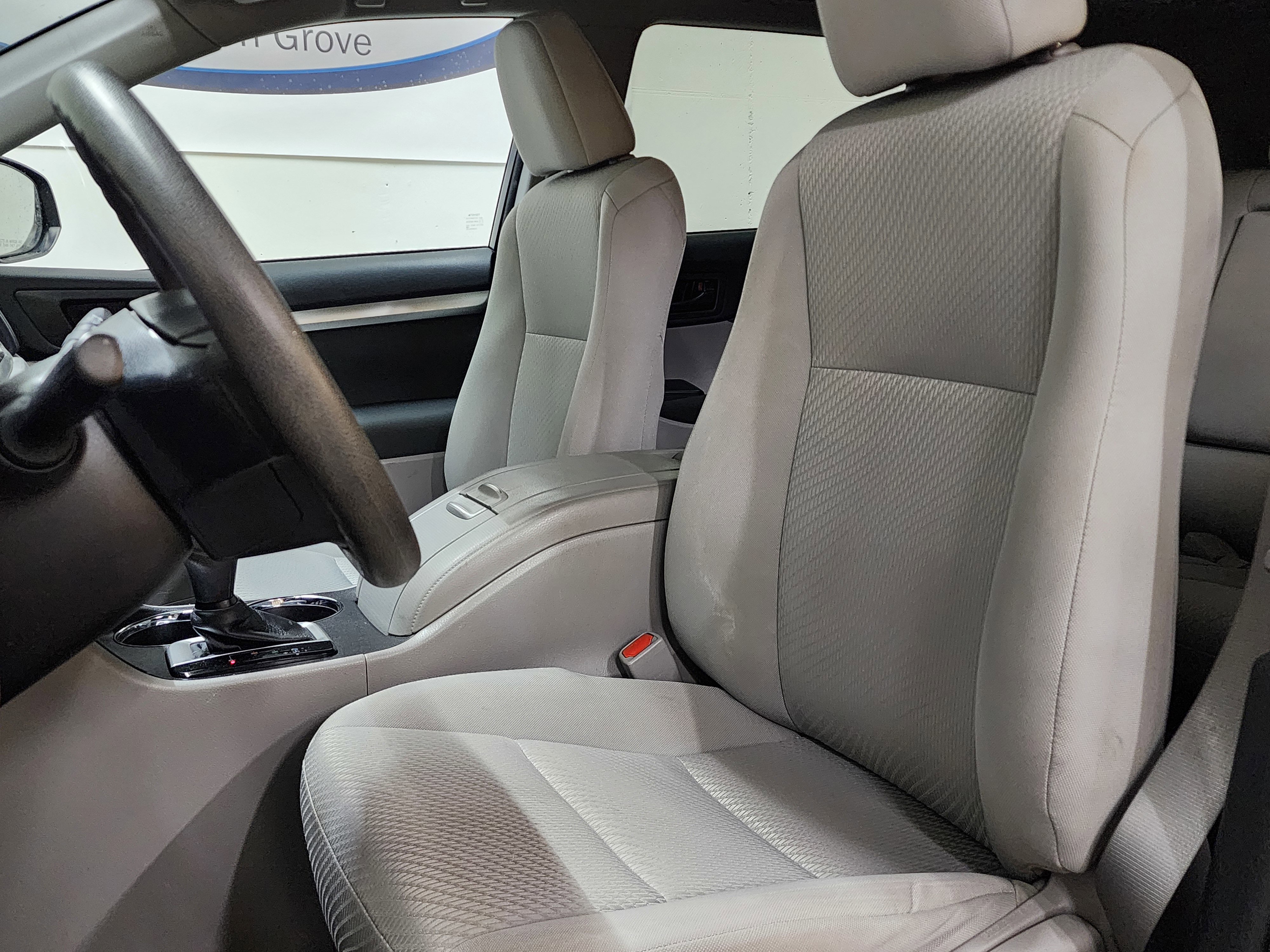 Used 2017 Toyota Highlander LE image 14