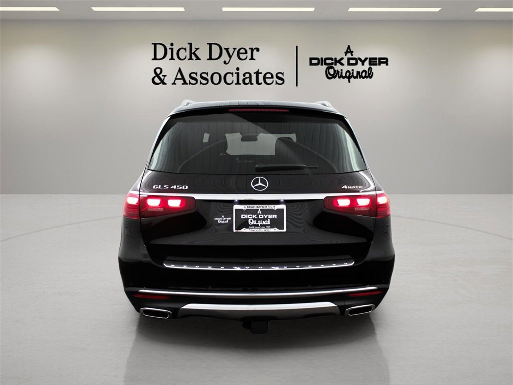 Used 2025 Mercedes-Benz GLS 450 4MATIC image 2