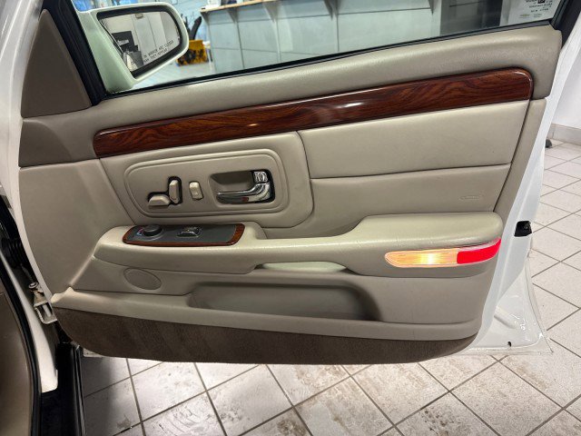Used 1998 Cadillac De Ville Sedan image 28