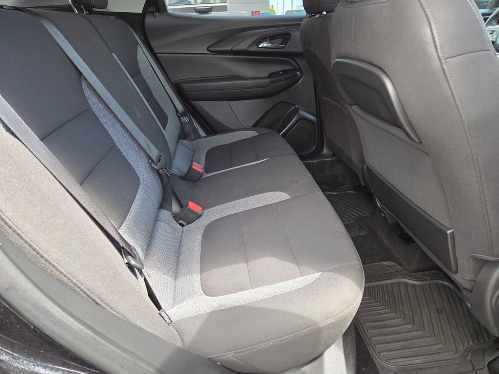 Used 2024 Chevrolet TrailBlazer LT w/ LT Cold Weather Package FWD image 14