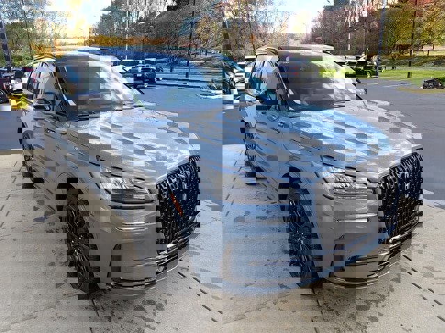 New 2026 Lincoln Corsair Premiere image 8