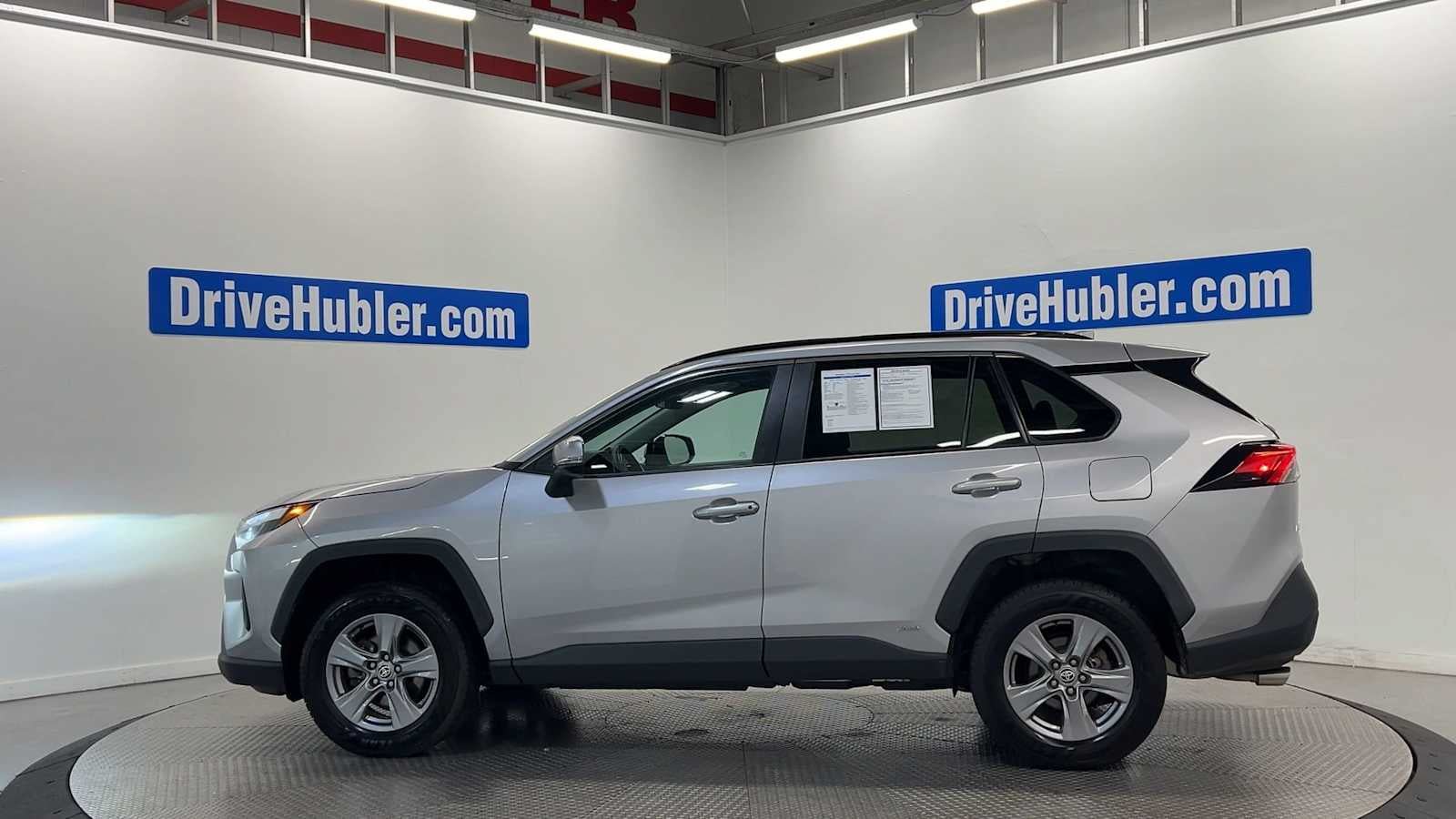 Used 2022 Toyota RAV4 XLE w/ Convenience Package AWD/4WD image 5