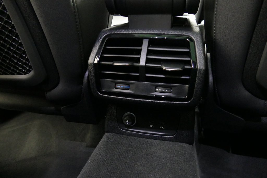 Certified 2025 Audi Q3 2.0T Premium w/ Black Optic Sport Package image 28