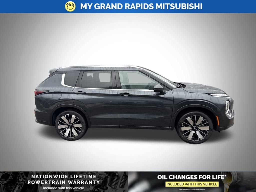 New 2026 Mitsubishi Outlander SEL image 8