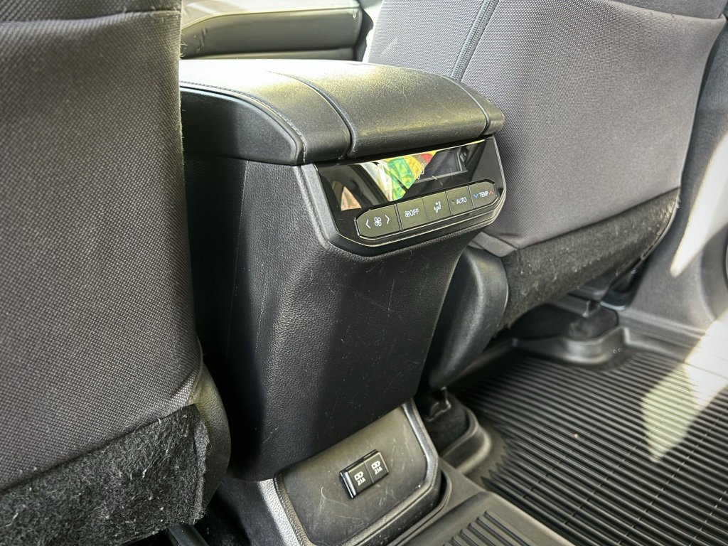 Used 2021 Toyota Highlander LE image 24