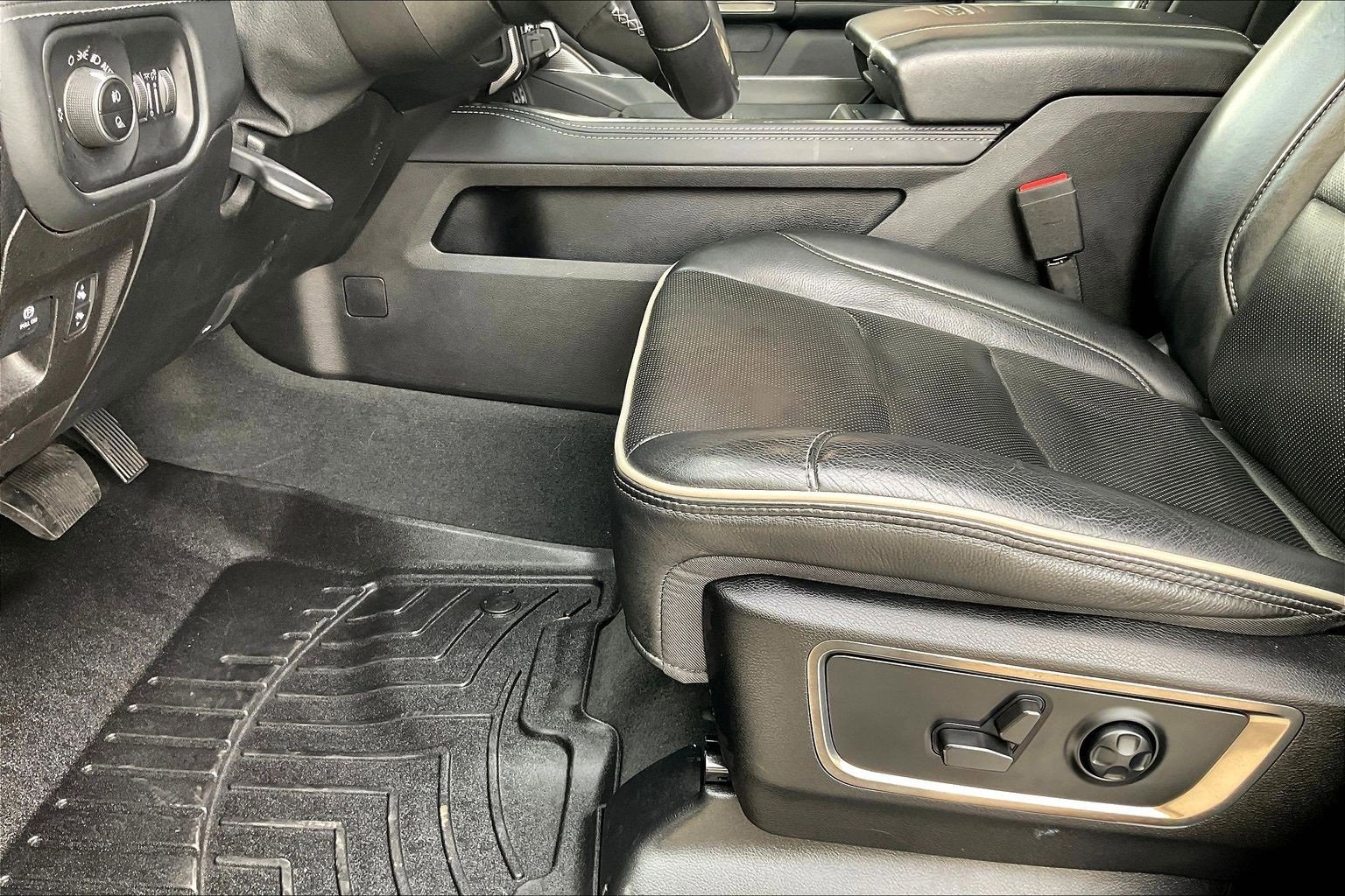 Used 2021 RAM 1500 Limited image 16