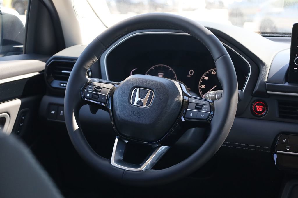 New 2025 Honda Pilot Touring image 32