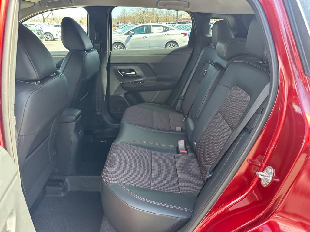 New 2025 Nissan Kicks SR image 13