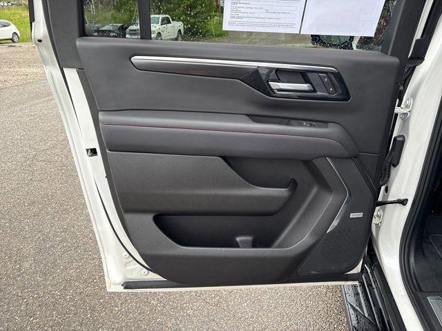 Used 2025 Chevrolet Suburban RST w/ Comfort Package AWD/4WD image 18