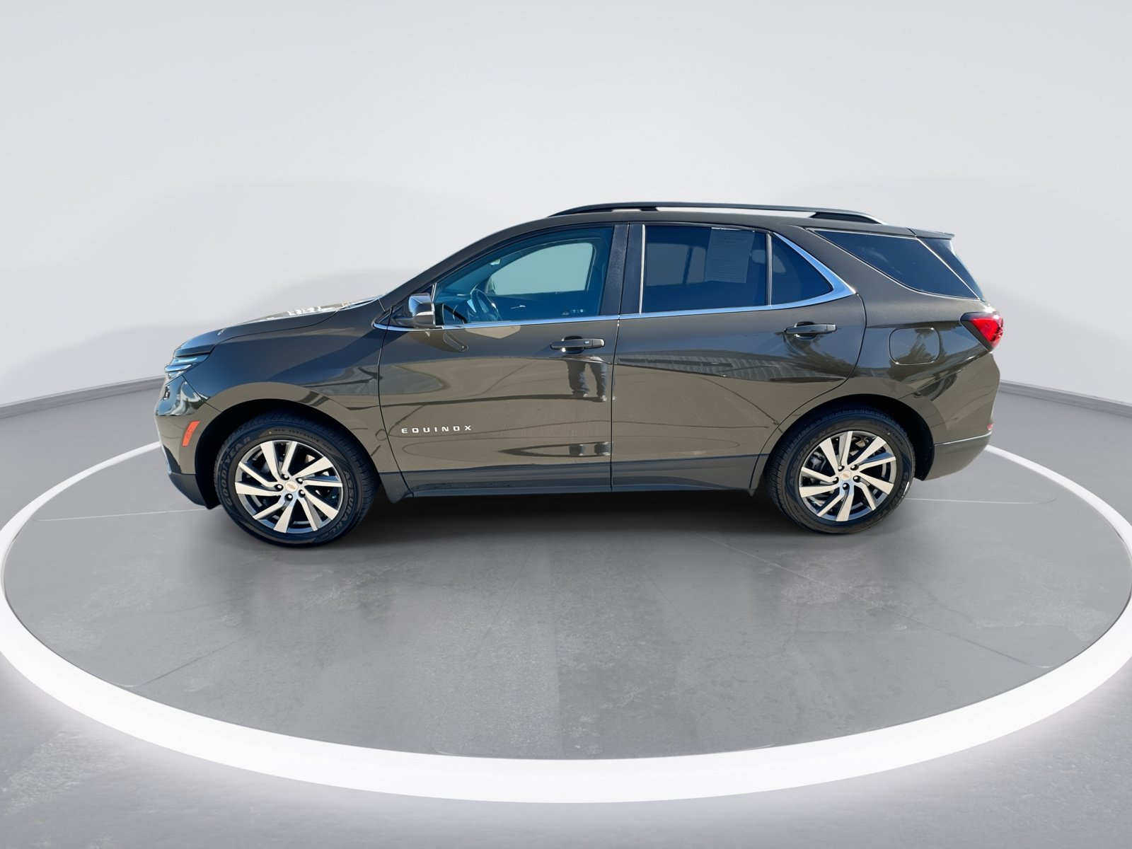 Used 2024 Chevrolet Equinox LT AWD/4WD image 5