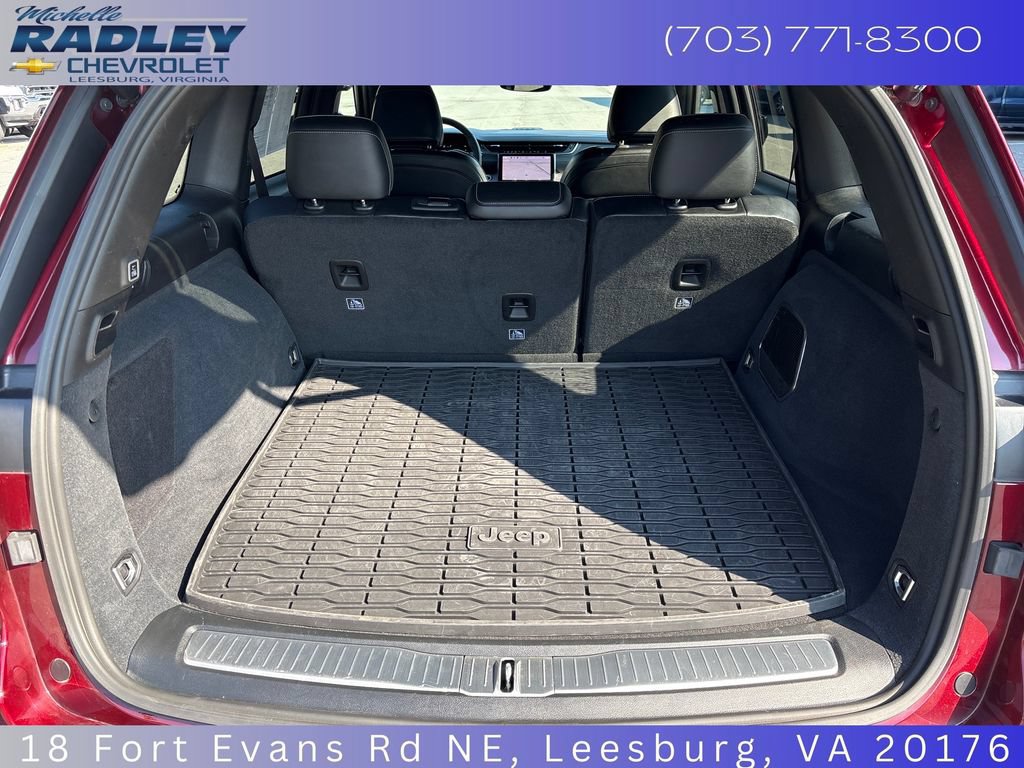 Used 2023 Jeep Grand Cherokee Overland AWD/4WD image 11