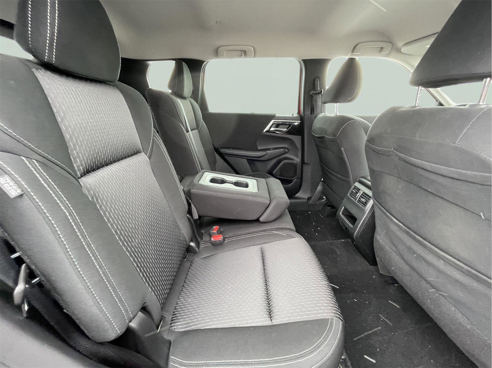 Used 2022 Mitsubishi Outlander ES image 19