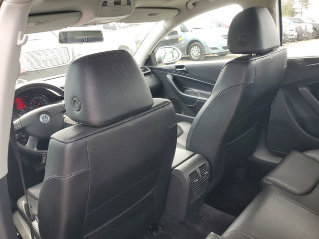 Used 2007 Volkswagen Passat Wolfsburg Edition FWD image 8