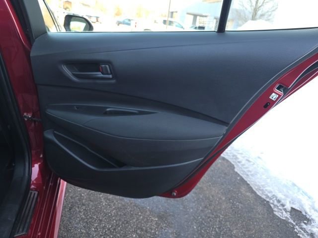 Used 2022 Toyota Corolla LE image 11