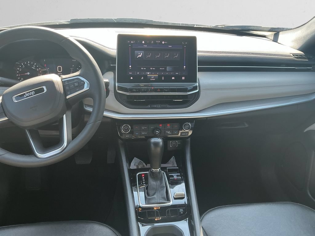 Used 2025 Jeep Compass Limited AWD/4WD image 11