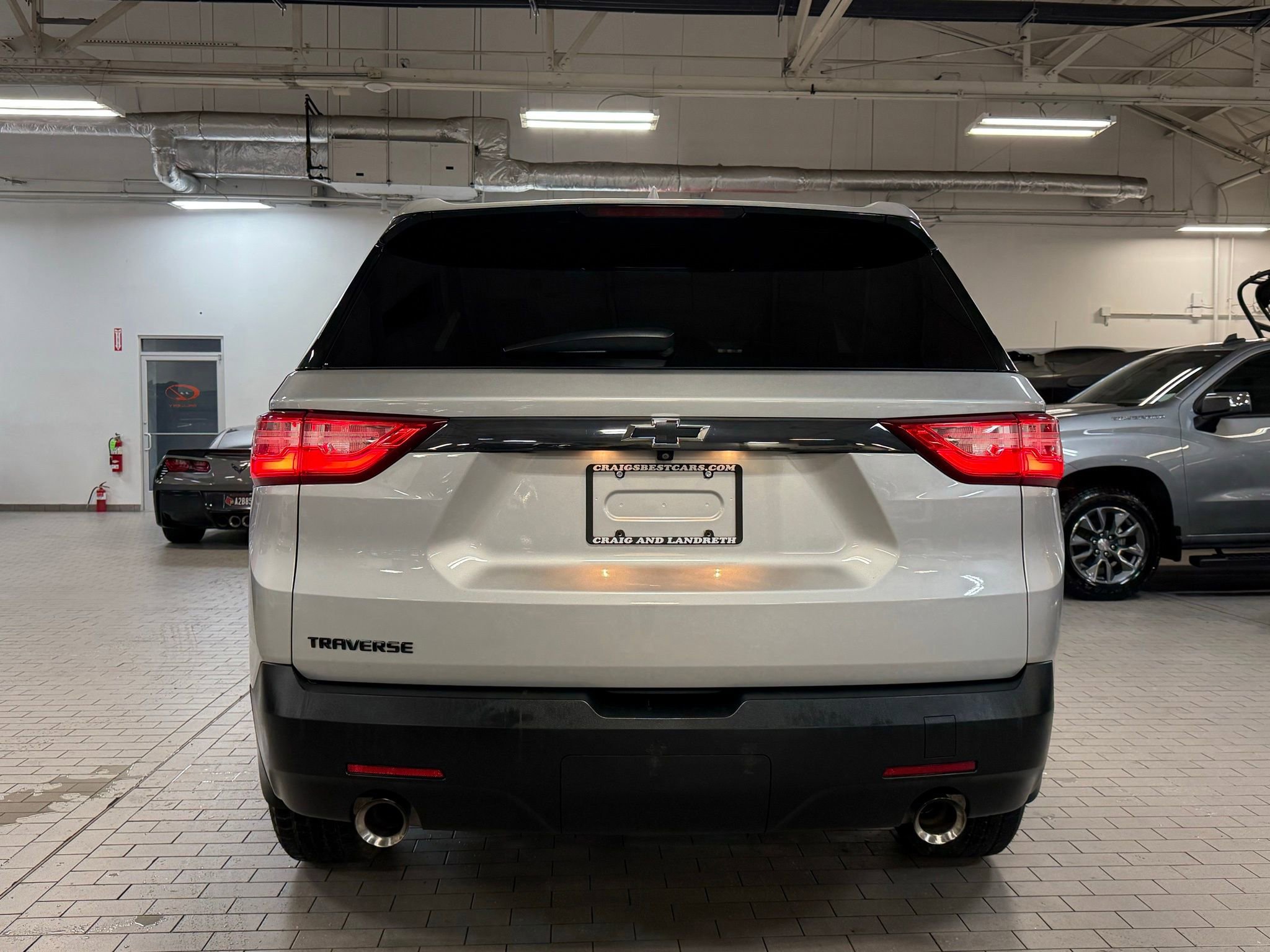 Used 2021 Chevrolet Traverse LS w/ LPO, Blackout Package FWD image 8