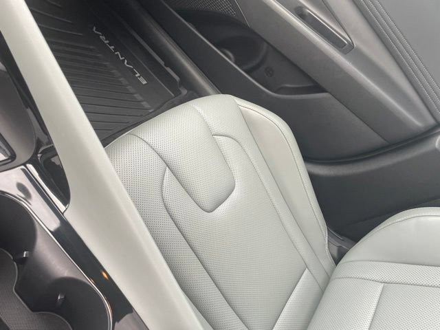 Used 2025 Hyundai Elantra Limited FWD image 24