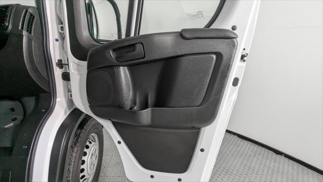 Used 2025 RAM ProMaster 2500 w/ U-Haul Equipment Group FWD image 18