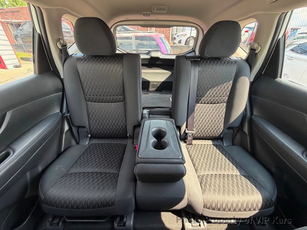 Used 2018 Nissan Rogue S FWD image 25