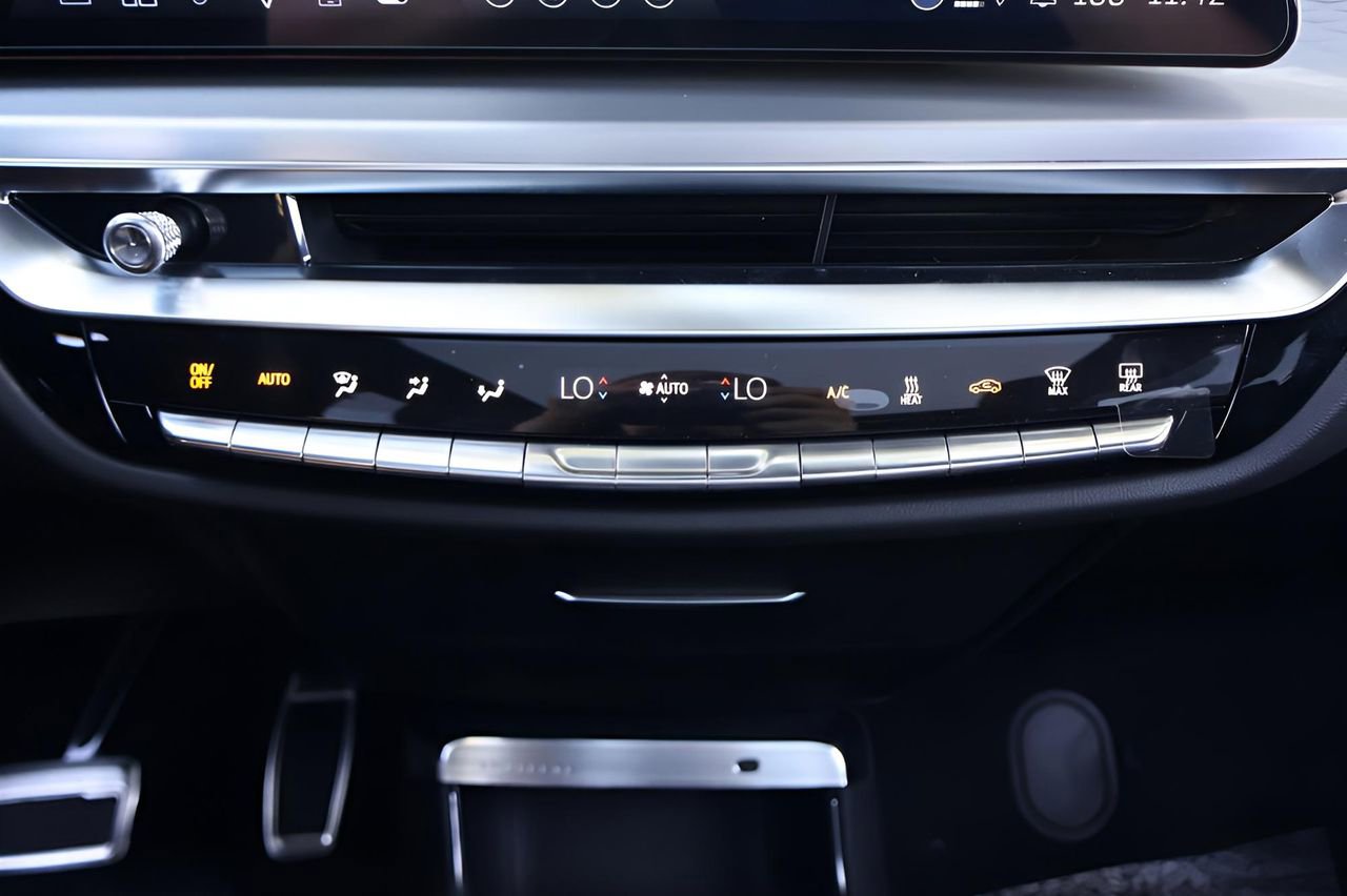 New 2026 Cadillac Lyriq V image 27