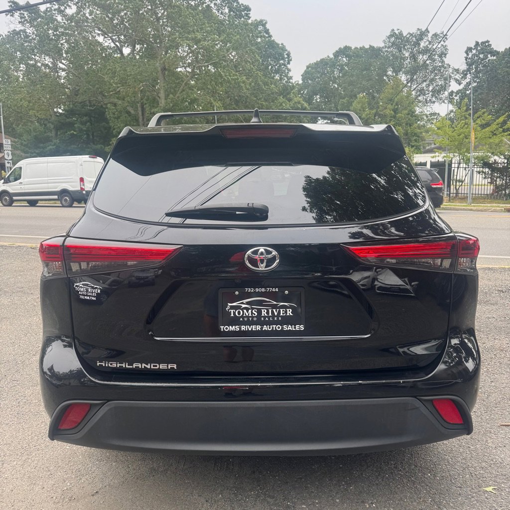 Used 2022 Toyota Highlander L image 5