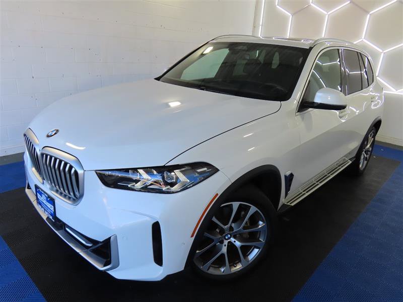 Used 2024 BMW X5 sDrive40i w/ Premium Package image 4