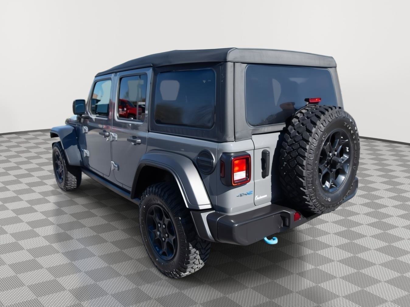 Used 2023 Jeep Wrangler Unlimited w/ Cold Weather Group AWD/4WD image 3