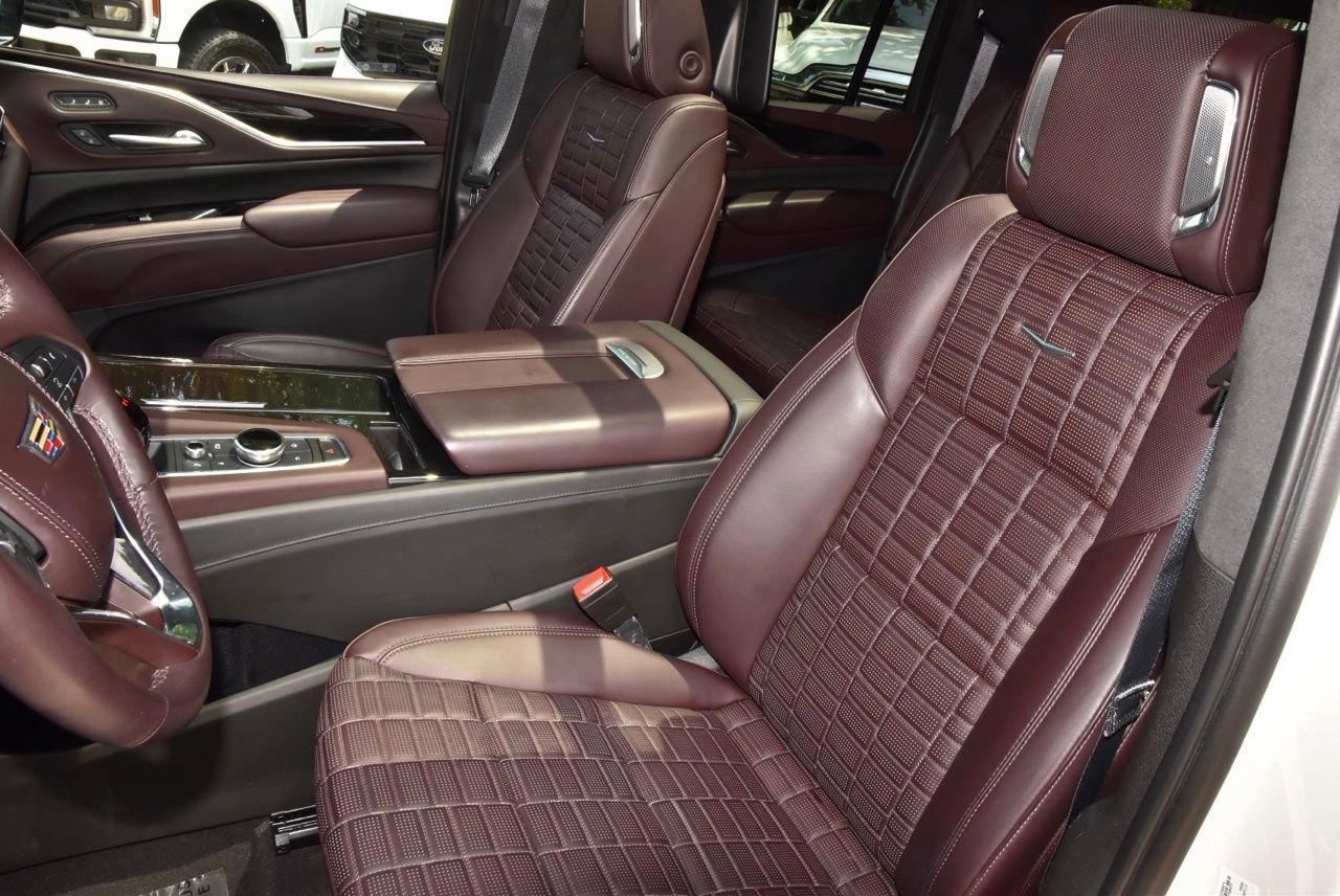 Used 2023 Cadillac Escalade ESV Sport Platinum w/ LPO, ONYX Package AWD/4WD image 35