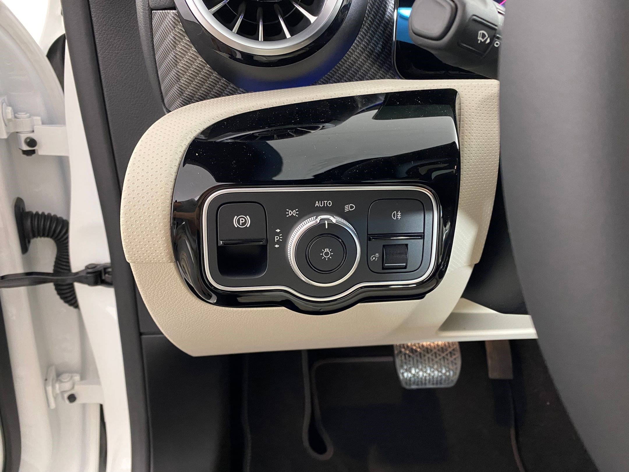 Certified 2026 Mercedes-Benz CLA 250 4MATIC image 21