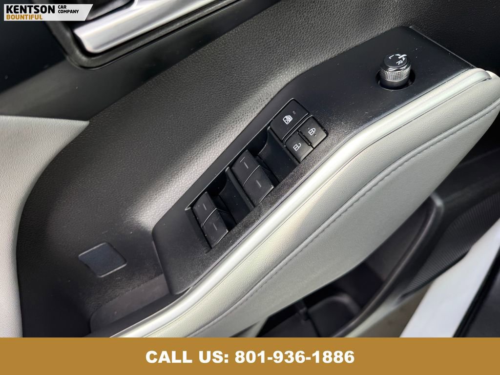 Used 2025 Toyota Highlander XLE image 22