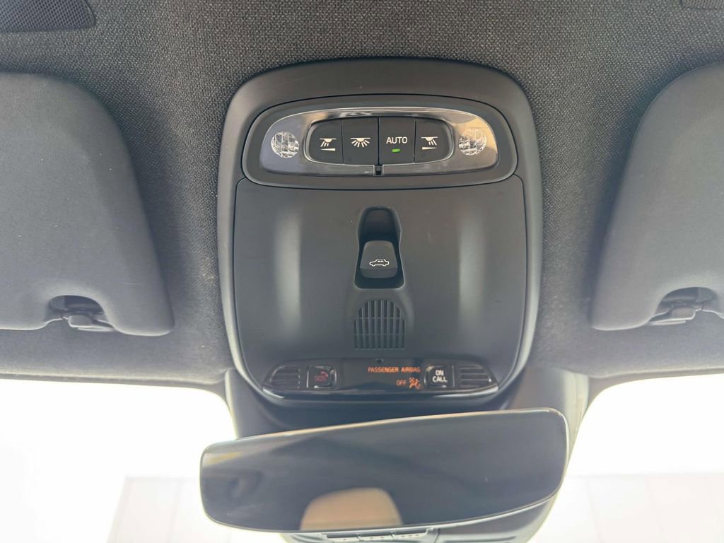 Used 2022 Volvo XC40 T5 Inscription w/ Advanced Package AWD/4WD image 32